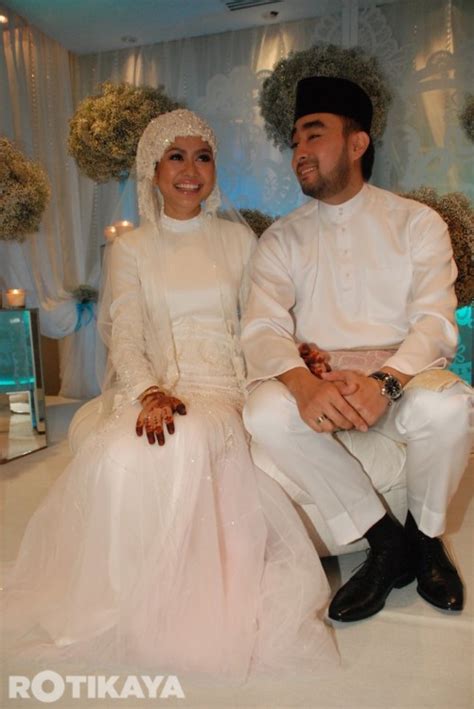 Sudah tentulah anak sulung kesyangan liyana dan suami. Gambar majlis pernikahan Liyana Jasmay dan Fathudin Mazlan ...
