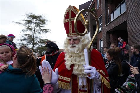 Intocht Sinterklaas En Zwarte Pieten Wat Een Feest Poeldijk Nieuws