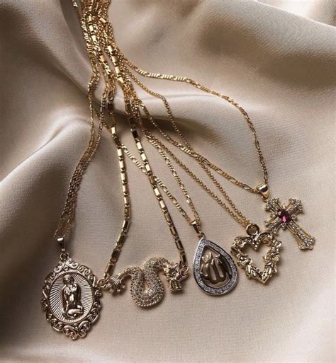 We have the perfect piece for you. Pin by Selen Ulutaş on jewelry | Cute jewelry, Fashion ...