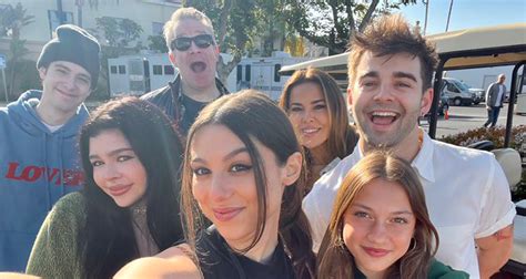 ‘the Thundermans Cast Reunites For First Day On Upcoming Movie ‘the