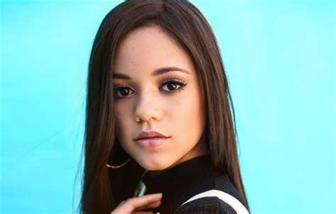 Exclusive Stuck In The Middle Scoop Shining The Spotlight On Jenna Ortega Seat42f