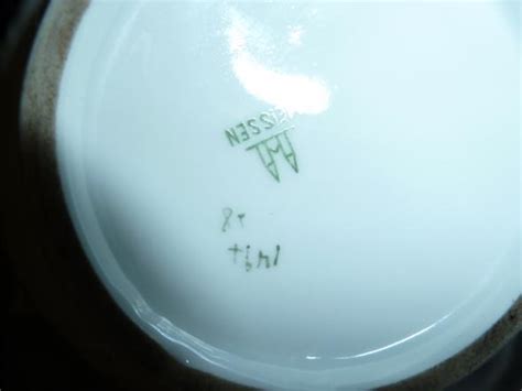 13 cm dazu ovoide vase ilmenau mit. Wer kennt dieses Porzellan oder weiss wo man Auskunft ...