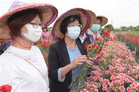 奧斯卡頒獎亞裔閃耀 中港禁直播 華航6天7機師確診 陳時中：非部桃醫院翻版 「全世界中國古典舞大賽」九月紐約舉行. 別忘保持社交距離!彰化17確診者全康復出院 景點再度湧現人潮-風傳媒