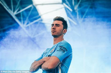 Aymeric Laporte Joins Manchester City Club Break Record Daily Mail