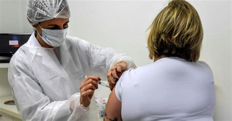 Ein weiterer impfstoff wird bald in der eu zur verfügung stehen. Johnson & Johnson kündigt Wiederaufnahme von Tests von Corona-Impfstoff an
