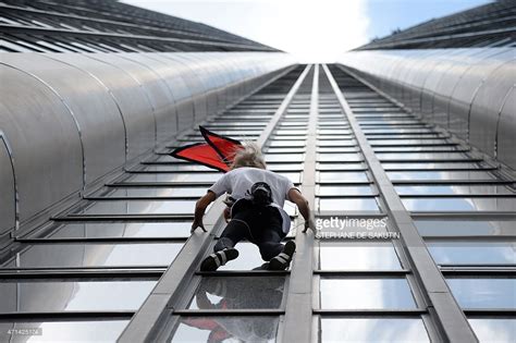 Amazing People Climbing The Tallest Buildings In The World