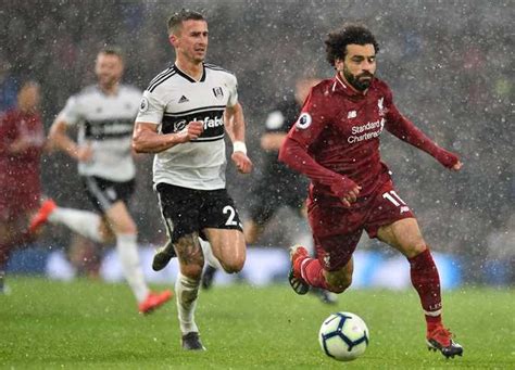 من هي الفتاة التي دخلت مباراة ليفربول وتوتنهام. ليفربول المُنتشى محليًا يستغل «أنفيلد» لصعق بورتو أوروبيًا ...