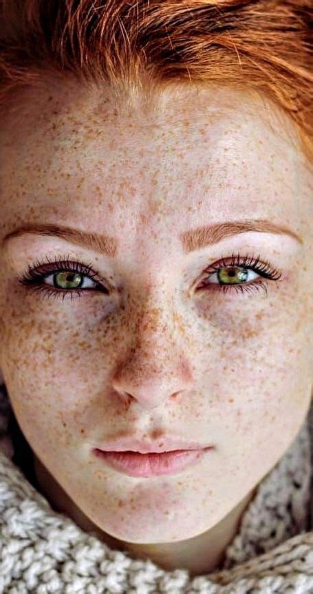 Pin By Puma Gold On Pecosas Red Hair Green Eyes Red Hair Freckles Beautiful Red Hair