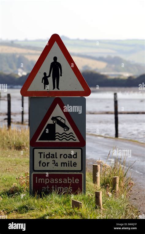 Tidal Warning Road Sign Hi Res Stock Photography And Images Alamy