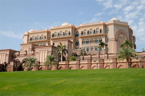 Palacio De Los Emiratos En Abu Dhabi Imagen De Archivo Imagen De