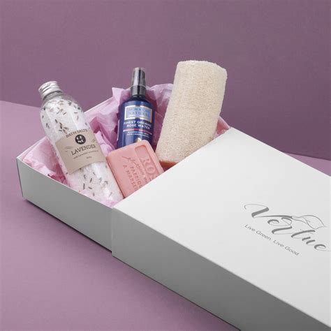 The Big Pink Box Luxury Bath Care T Set By Vertuebox