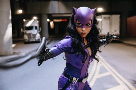 This 90s Purple Suit Catwoman Cosplay Is Ready For The Long Halloween