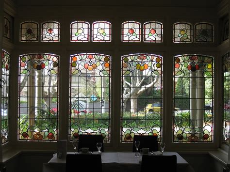 The Art Nouveau Stained Glass Bay Window Of The Dining Roo Flickr