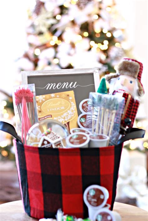 Make your christmas gifts even more special with these super cute gift tag ideas. Awesome Christmas Gift Basket Ideas