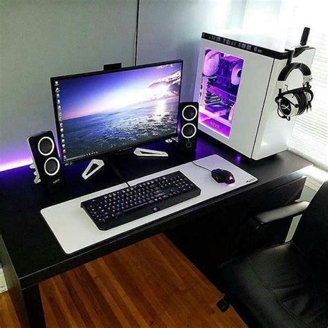 In case you can't have an entire room, at least you have your comfort area where you can play your favorite ps4 games without no one bothering you. 50 Cool Trending Gaming Setup Ideas #gaming #setup #Bedroom #Xbox #Ps4 #Couples #Ideas | Biuro w ...