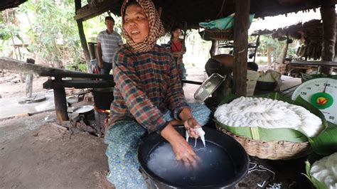 Khmer Cooking Traditional Cambodian Noodle In Preah Dak With Primitive