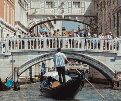 Venice Private Bridge Of Sighs Gondola Ride Getyourguide