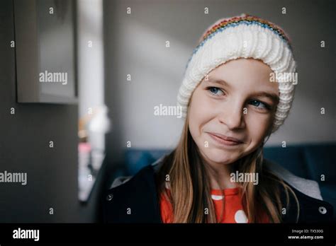 Girl Hat Thinking Hi Res Stock Photography And Images Alamy