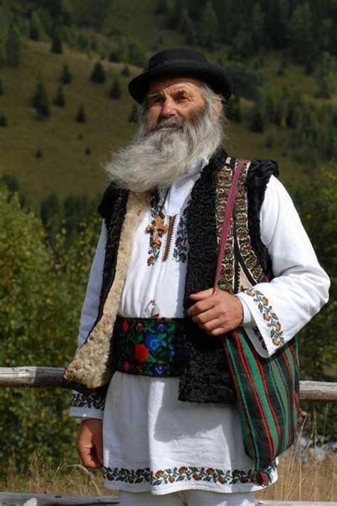 romanian traditional costumes part 1 port national traditional outfits traditional dresses