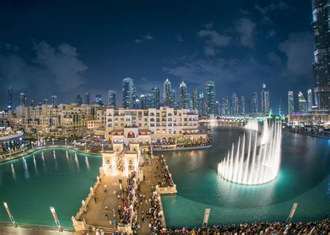 Dubai sehenswürdigkeiten burj khalifa at the top sky & dubai fountain boardwalk zusätzlich zum vorher erwähnten at the top burj khalifa kommt man noch in die lounge im 148 stock. Das sind die Top 20 Dubai Sehenswürdigkeiten | Urlaubsguru