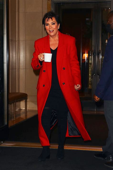 Kris Jenner And Khloe Kardashian Leave Nyc After ‘snl Photos