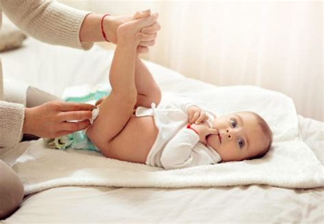Najis bayi normal berbeza mengikut cara pemakanan dan badan bayi itu sendiri. petua Archives - AnitaPedia