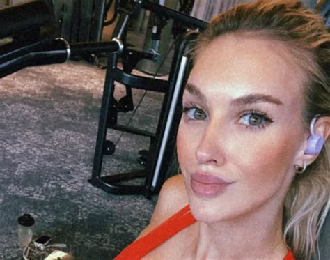 Veronika Rajek Drops Mirror Selfie Showing Off Her Boobs And Abs In Red