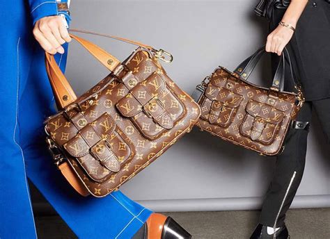 New Louis Vuitton Manhattan Bag For Fallwinter 2017 Extravaganzi