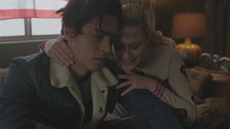 Riverdale Lili Reinhart And Cole Sprouse Seventeen Youtube