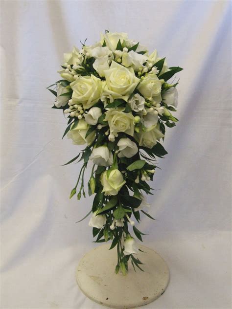 Viele kennen die bouvardie eher als schnittblume. RJ's Florist: Rose, Eustoma and bouvardia wedding flowers