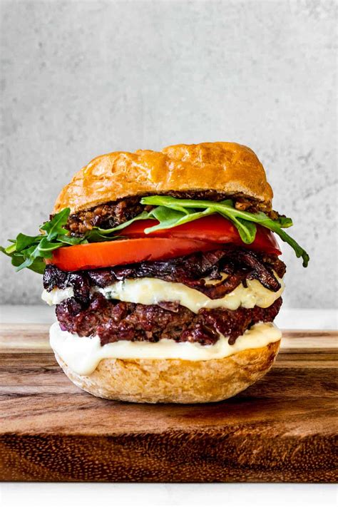 Bacon Blue Cheese Burger With Roasted Garlic Aioli Pass Me Some Tasty