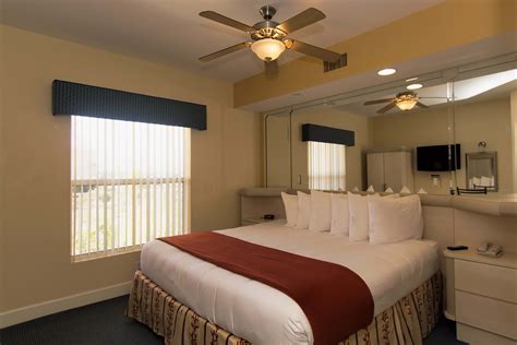 Nightly rates at two bedroom suites for 2 to 12 people in orlando fl as low as 55$ read real reviews guest photos save money with our site. One-Bedroom Villa | Westgate Town Center Resort & Spa in ...
