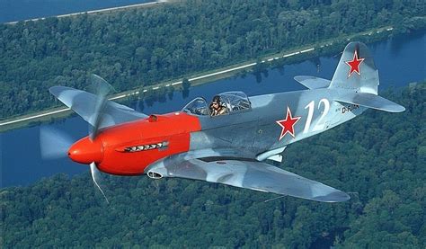 AVIÕES MILITARES: Yakovlev Yak-9 - Caças Yak com motor de pistão
