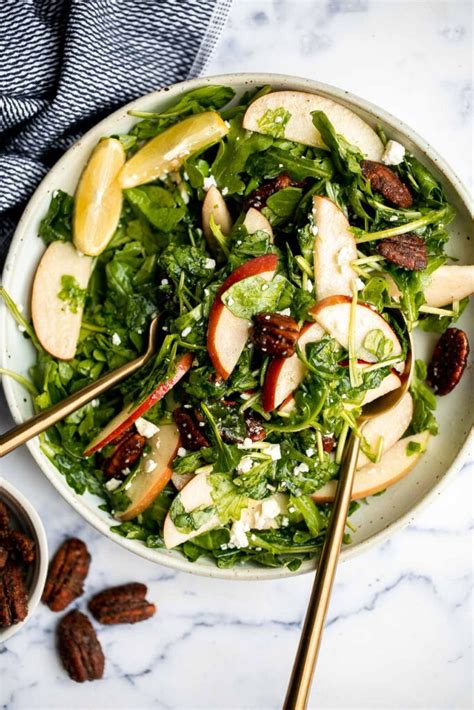 Arugula Salad With Apple And Pecan Ahead Of Thyme