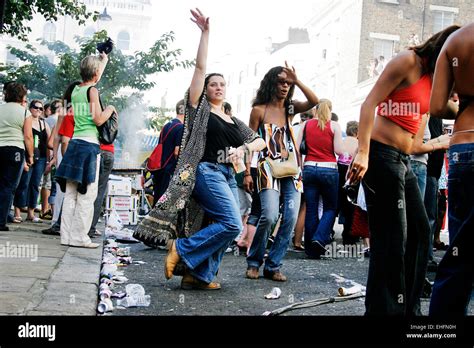 Deux filles dansant Banque de photographies et dimages à haute