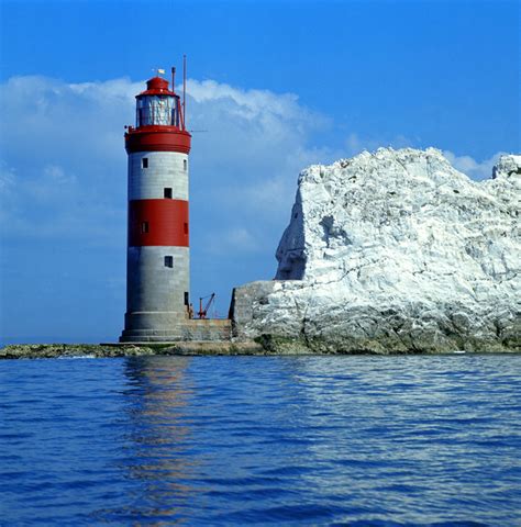 Needles Lighthouse Britain Magazine The Official Magazine Of Visit