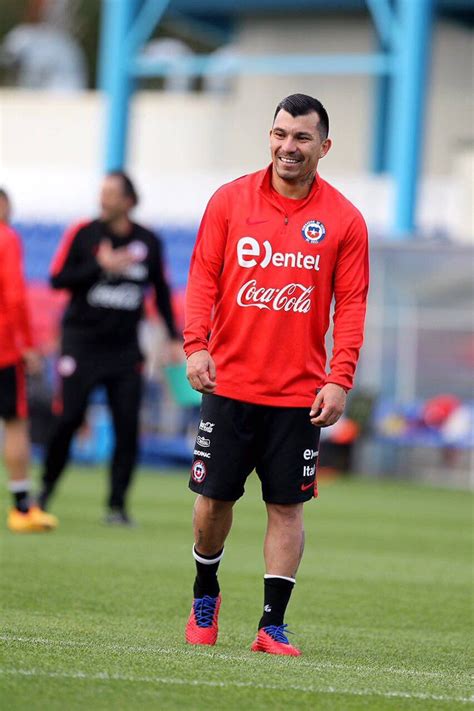 Hincha cruzado toda la vida. Gary Medel con Chile | Inter de milán