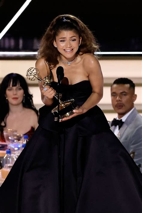 Son Of Apollo ☀️ On Twitter Rt Zendayaupdated Photos Of Zendaya Receiving Her Emmy Award On