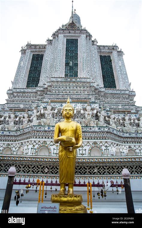 Bangkok Buddhist Temple Hi Res Stock Photography And Images Alamy