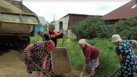 Russian Grannies Fix Their Own Road Bbc News