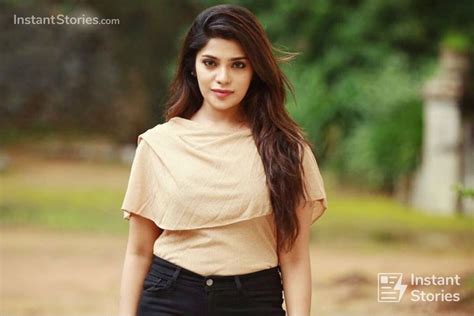 Aathmika Beautiful Hd Photos And Mobile Wallpapers Hd Androidiphone