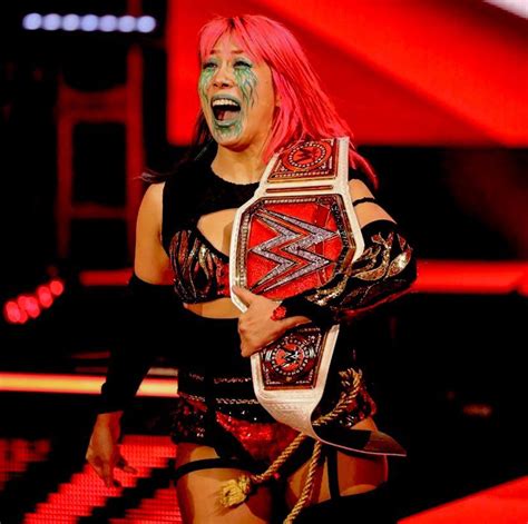 Raw Women Champion Asuka In 2020 Raw Womens Champion Wwe Raw Women Wwe
