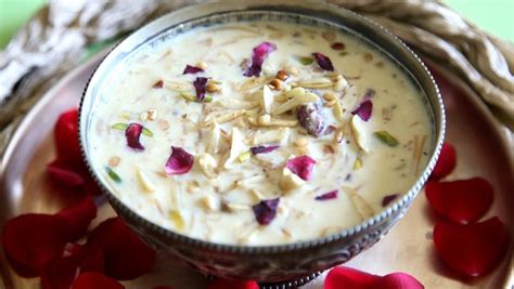 How To Make Sheer Khurma 7 Steps With Pictures KFoods Com