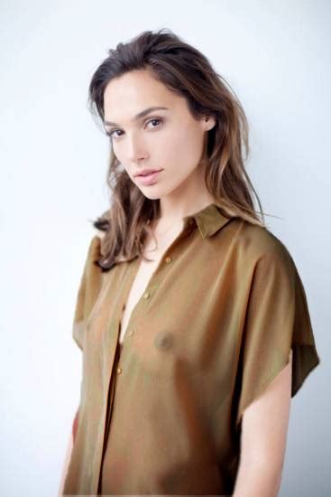 Gal Gadot Boobs In See Through Shirt Possible Celebrityaddicted