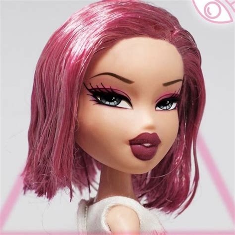 Pin By Daniela Villalobos On Bratz Bratz Doll Makeup Doll Makeup