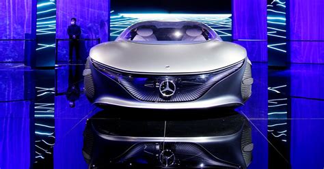Daimler Sees Chip Shortage Dragging On Into Reuters