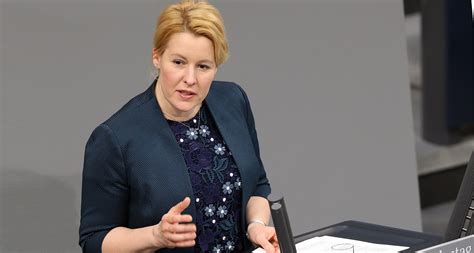 Wir vom gemeinnützigen trägerverein bürger helfen bürgern e.v. Bundesfamilien­ministerin Giffey will soziale Berufe aufwerten