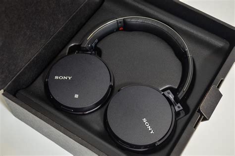 The bluetooth headphones enter pairing mode. How to Connect Sony Bluetooth Headphones To Any Device ...