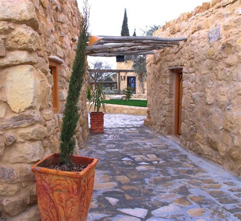 Es bekam seinen namen vom helental und liegt inmitten des lieblichen wienerwaldes. Hayat Zaman Hotel And Resort, Petra » Pilgrim Stays