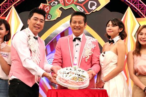眼睛顏色 / 眼睛颜色 ― yǎnjing yánsè ― eye color. 徐乃麟爽過58歲生日 招認眼睛老花頭髮斑白 - 自由娛樂